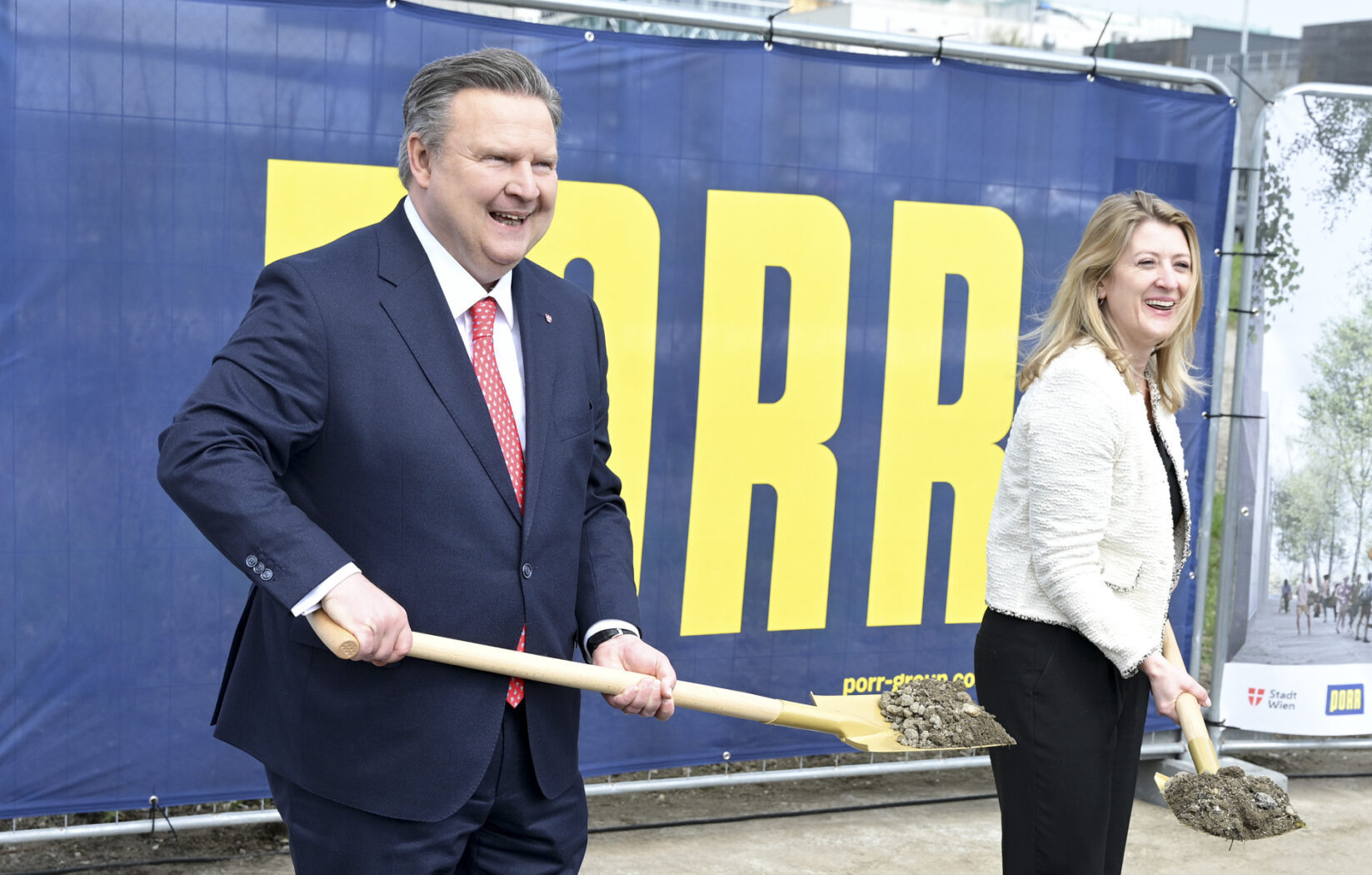 Spatenstich für neue Zentralberufsschule in der Seestadt