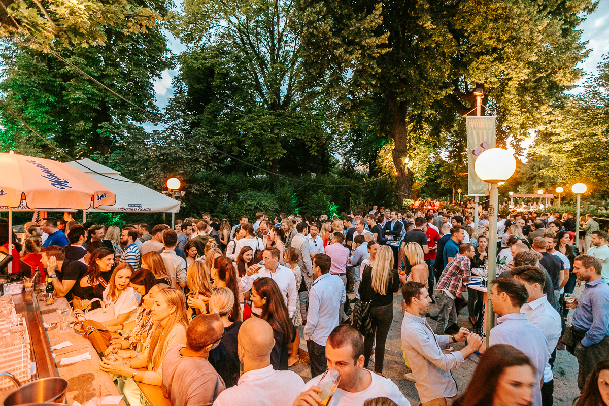 Startschuss für den Sommer: Techno Cafe lädt  zum Afterwork
