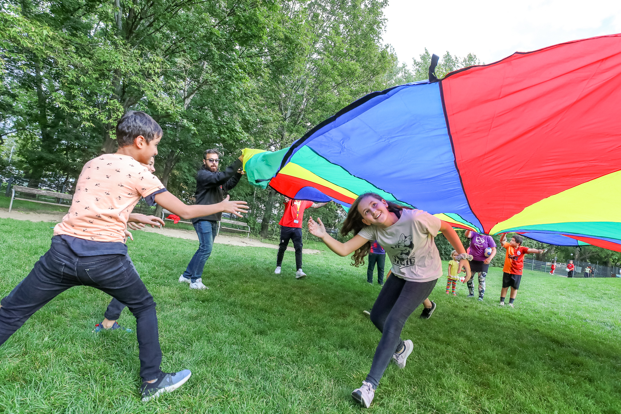 Alles neu macht der Mai: Jugend-Betreuung in 160 Parks