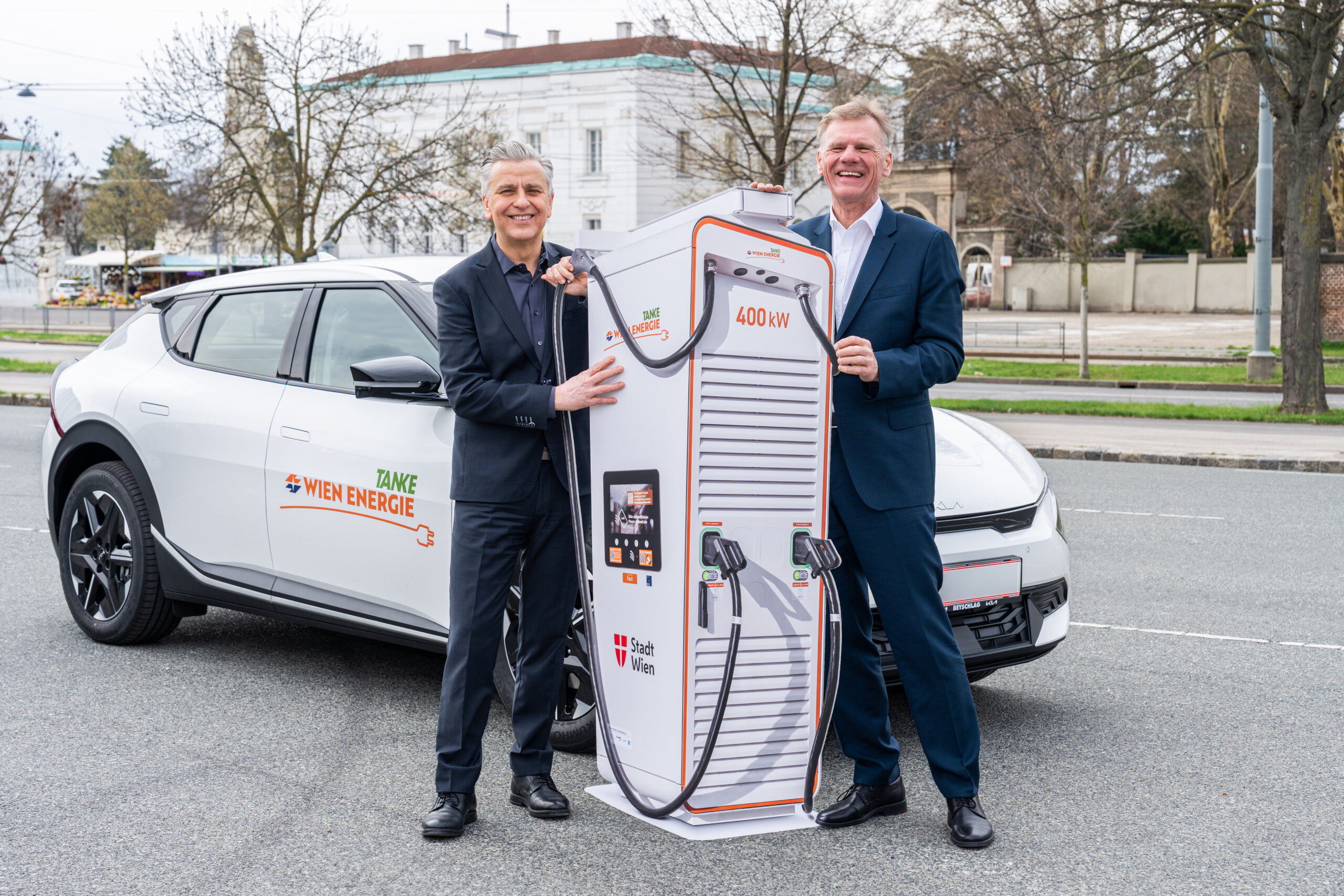 Voller Strom voraus: Vier neue Schnelllade-Parks kommen