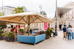 Café Mozart: Der älteste Schanigarten Wiens wurde neu gestaltet