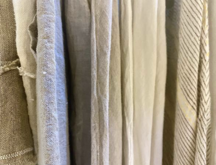 Weniger Mist im Kleiderschrank: Naturfasern als bessere Wahl
