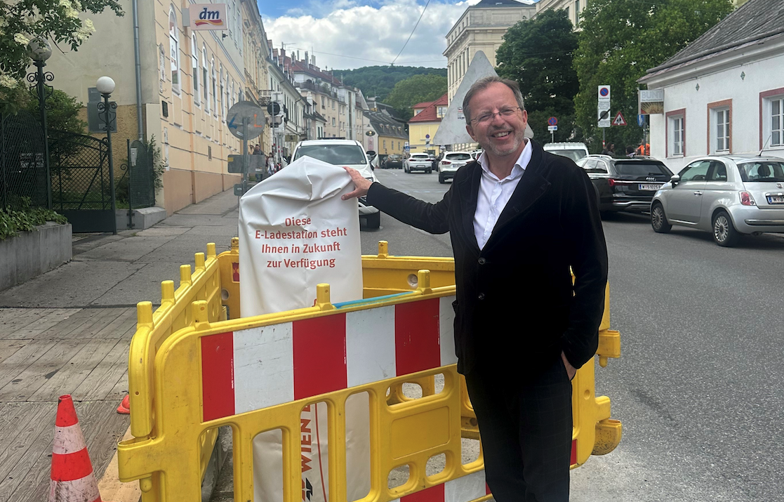Neue “Zapfsäulen” für die E-Autos in Hietzing kommen