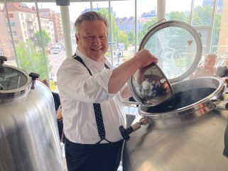 GeREIFt für die Donauinsel: Michael Ludwig braut das Inselbier ein