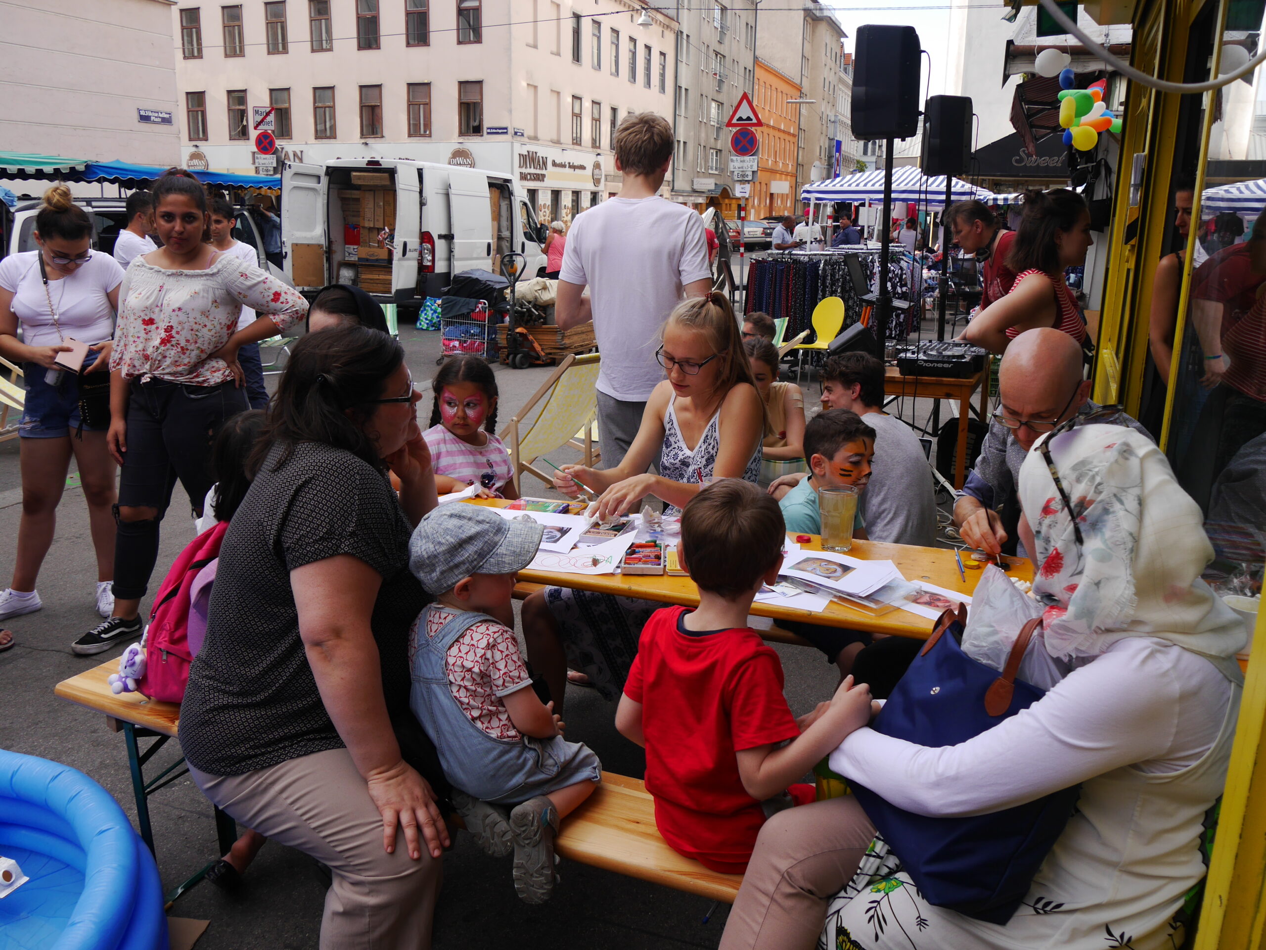 Der Sommer feiert am 12. Juni ein Fest am Viktor Adler Markt