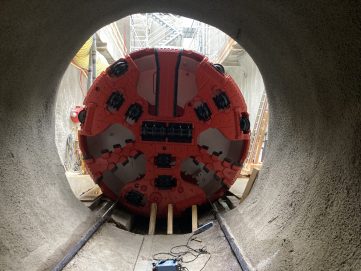 Monster-Bohrer “Krümel” braucht den Skatepark in Auhof