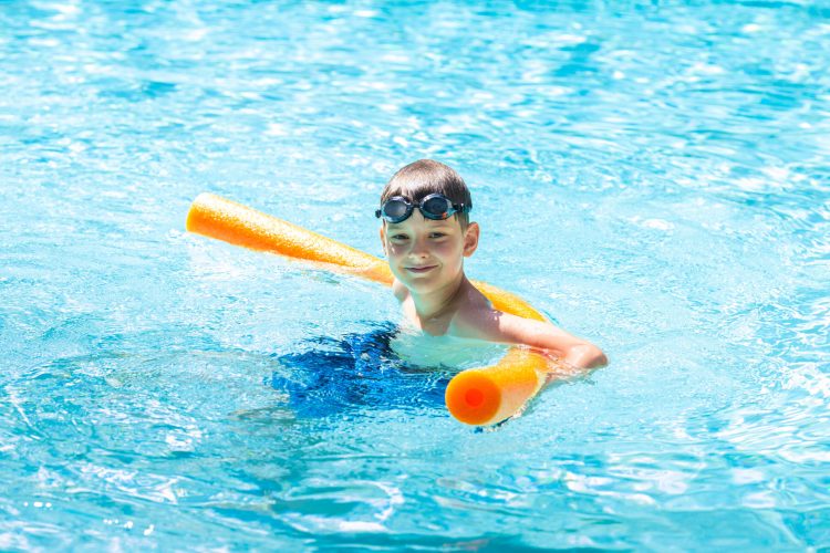 Gratis-Schwimmnudel & Meerjungfrauen für den Sommer