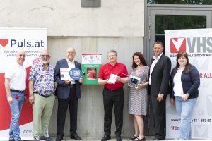 Defibrillatoren für mehr Herz-Sicherheit in VHS Simmering