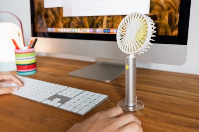 Cool durch den Sommer: Der stylische Mini-Ventilator “Flow”